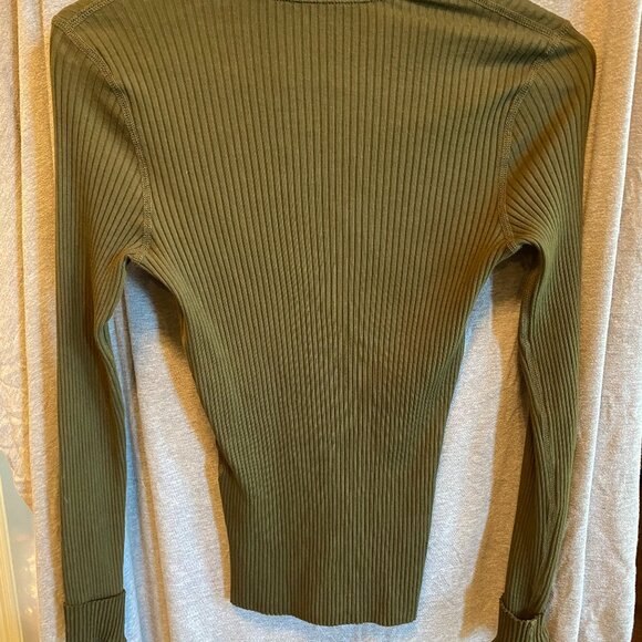 Three Dots Womens Green V-Neck Long Sleeve Pullover Sweater Size SMALL - Picture 6 of 6